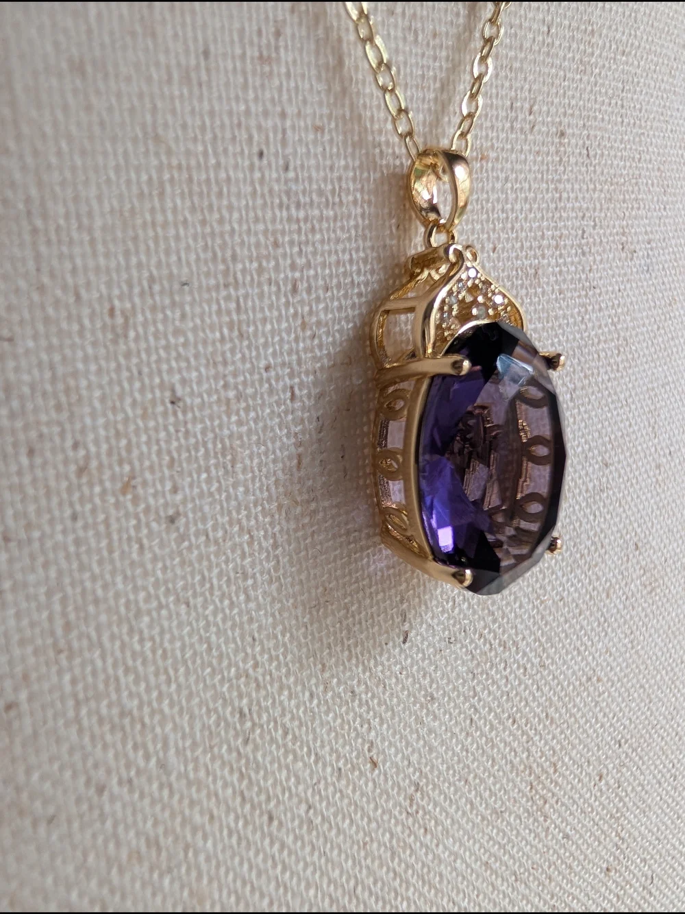 Gold Pendant Necklace with Deep Purple Oval Glass Gemstone - Picture 4 of 10